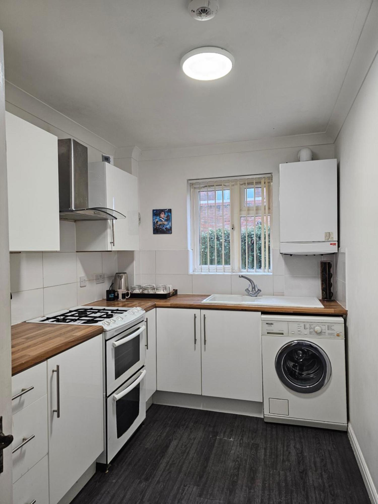 Harry Potter Hogwarts Apartment Watford  Exterior foto
